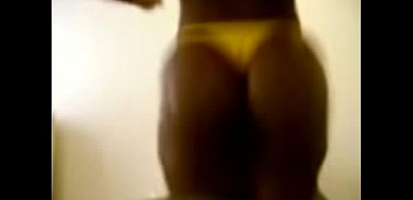  Ebony Chick Showing You How To Make That Booty Clap
